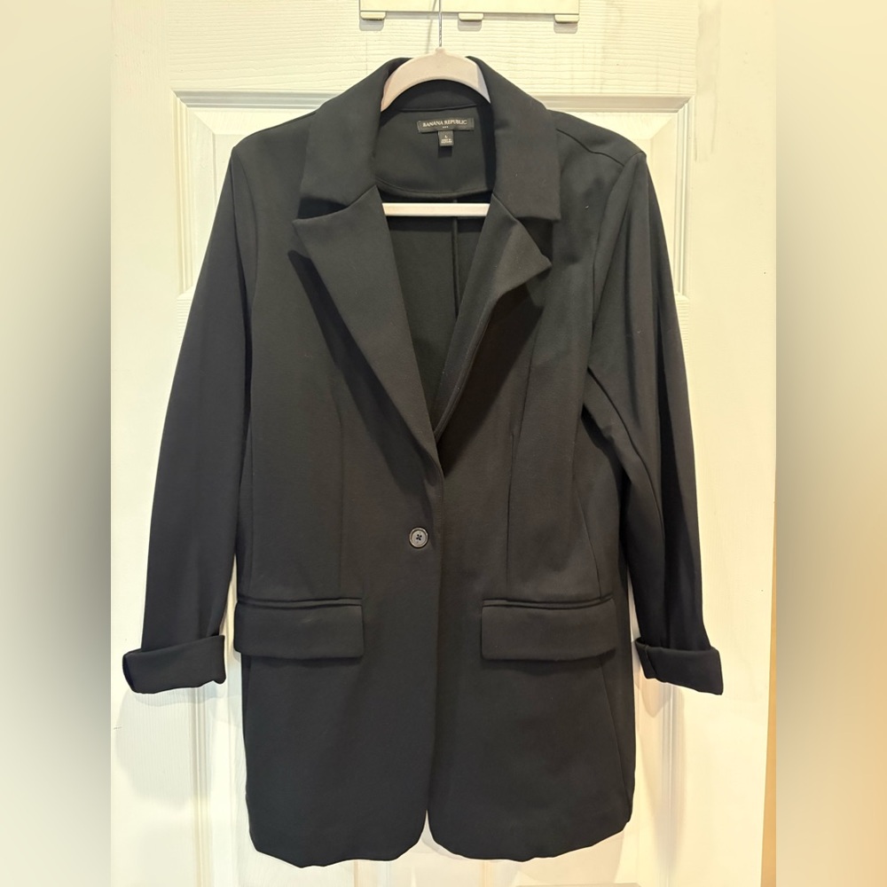 Banana Republic Black Single-Button Women's Blazer with Flap Pockets